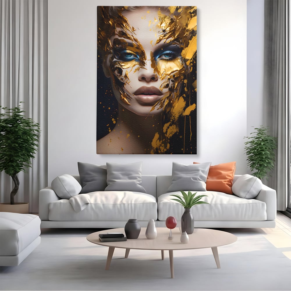 Tablou canvas cu tablou canvas cu portret de femeie si foita de aur, fara rama, pe sasiu de lemn, pe perete intr-un living